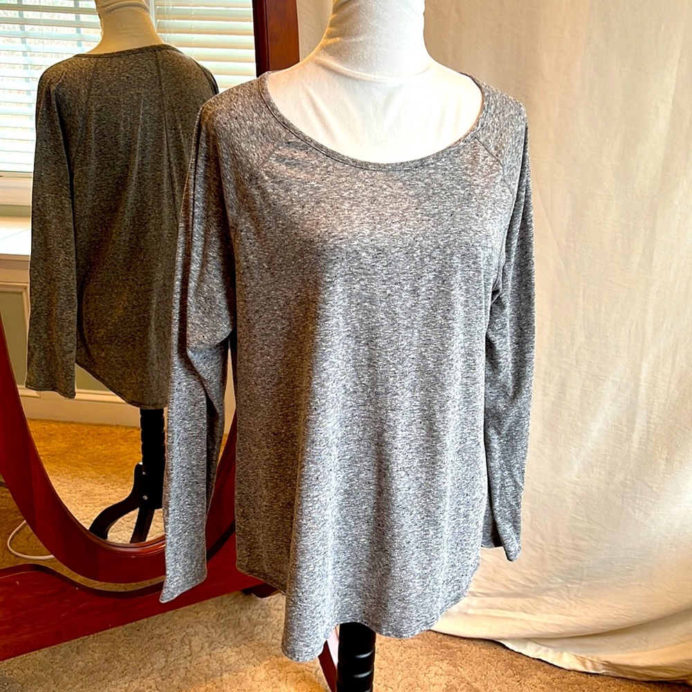 Athleta Gray Long Sleeve Athletic Shirt